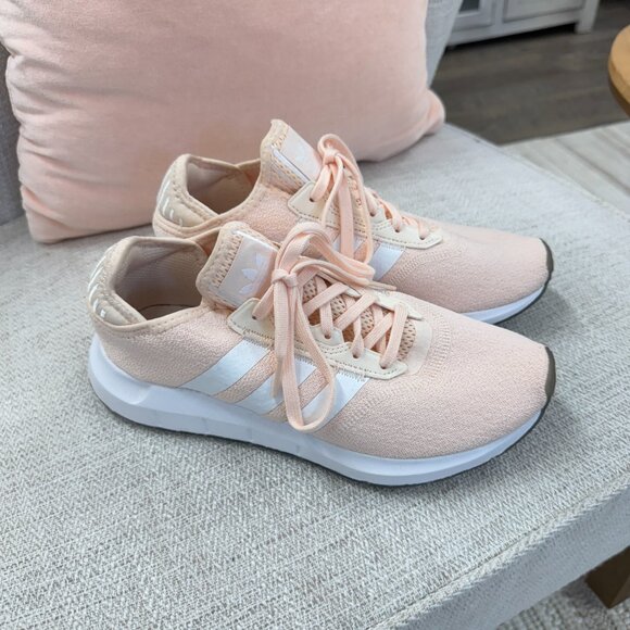 👟 Adidas Swift Run Peach Sneakers | Women's Size 8 - Picture 4 of 7